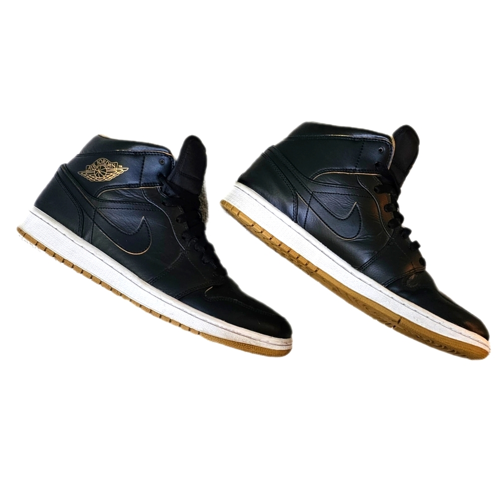 Jordan 1 Retro Mid Black Metallic Gold